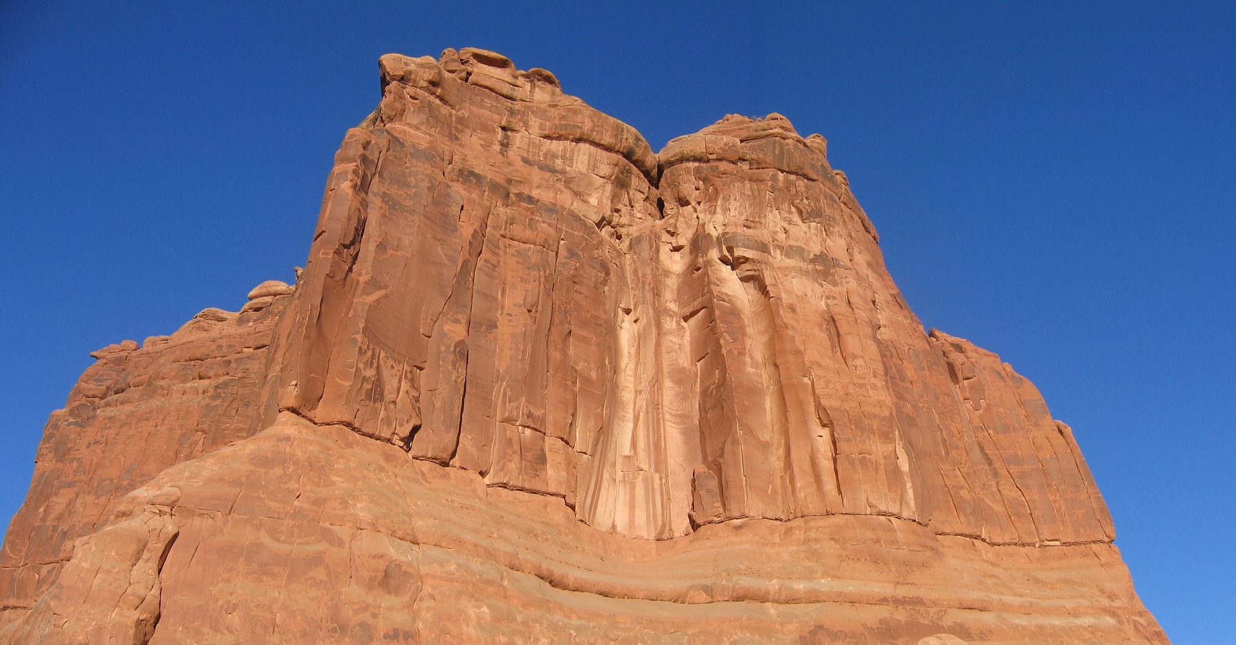 20090630_ArchesCourthousePanorama_small