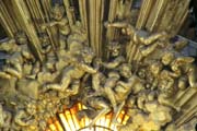 20120605zk_VaticanStPetersAltarDetail